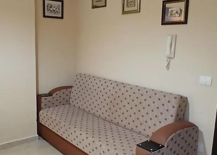 Giorgio's On The Sea 2 *